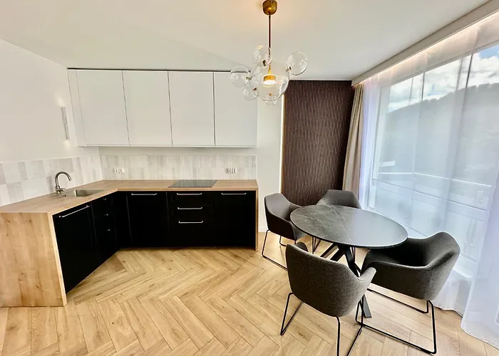 Na Jaszowcu Widokowy Z Balkonem